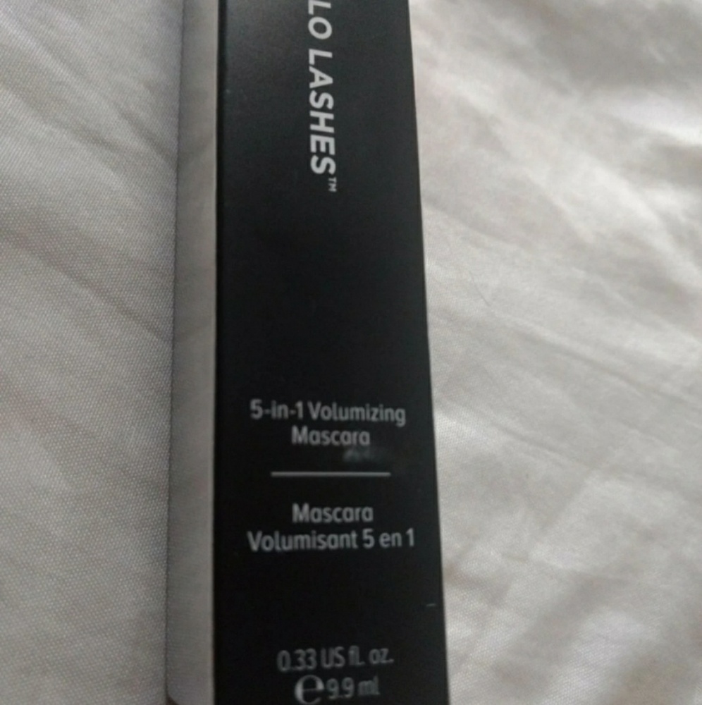 New...
It Cosmetics "Hello Lashes"  Mascara